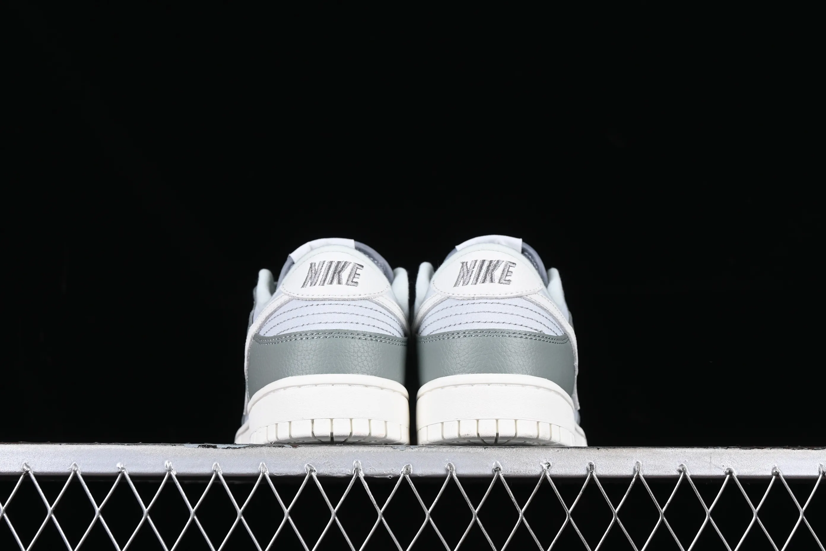 All categories Nk SB Dunk series Nk SB Dunk Low low-top sneakers Nk Dunk Low "Mica Green" mica green canvas SB low-top sports and leisure sneakers DV7212-300